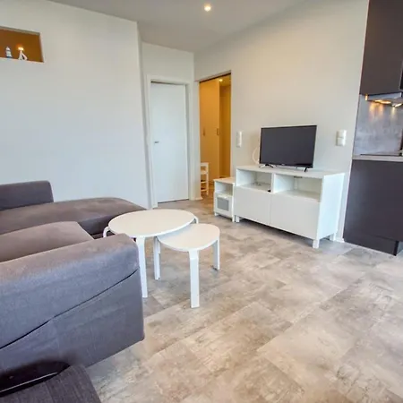 - Haus K, App 0k0907 *